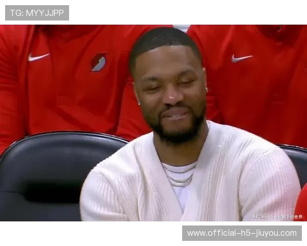 利拉德一抬手，场馆情绪就变了