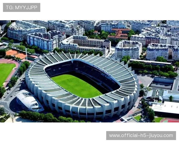 巴黎圣日耳曼连续压制门前