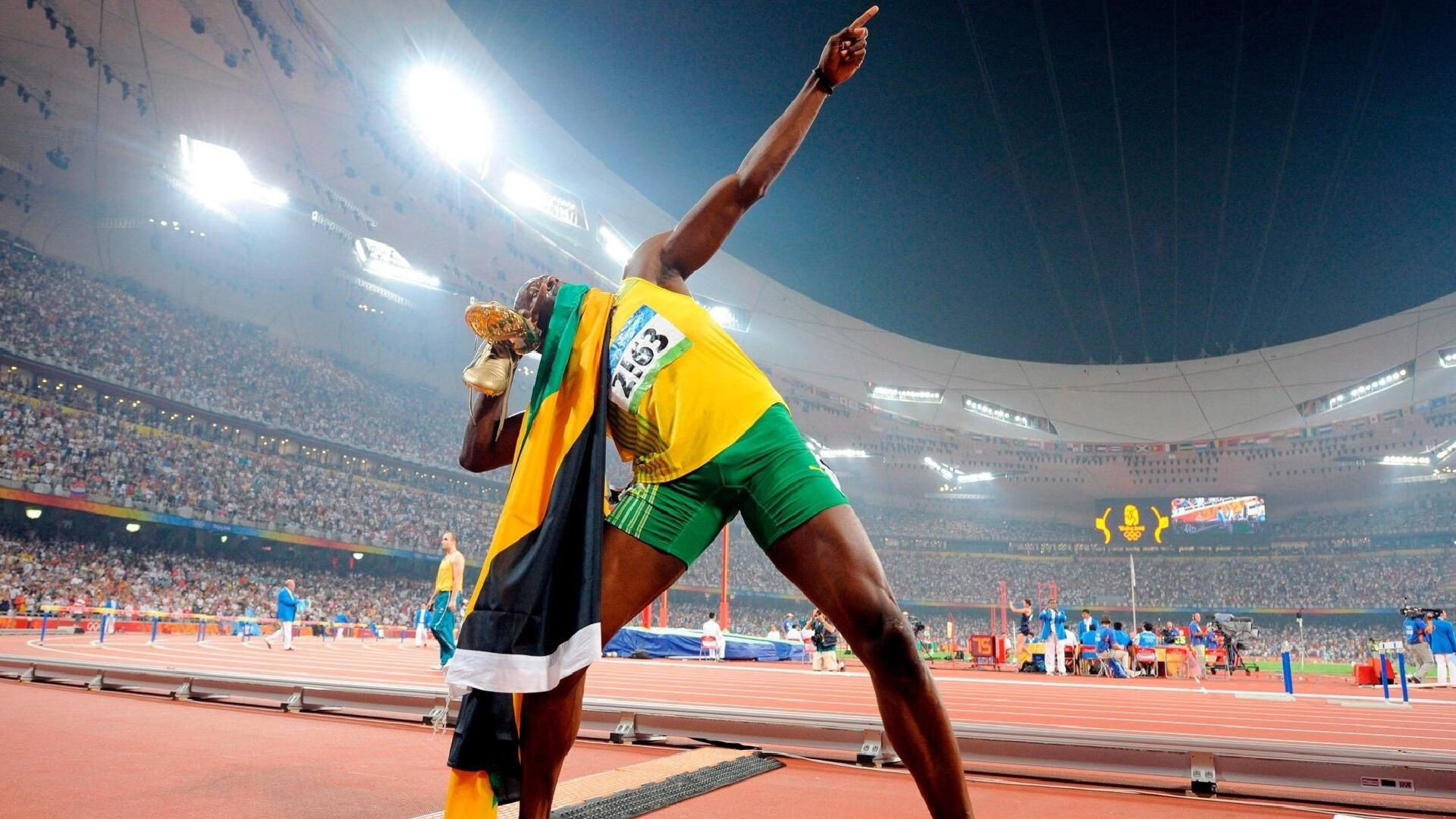 九游游戏中心官网-“高新体育中心羽毛球赛：全程高能，决战之刻燃爆全场”